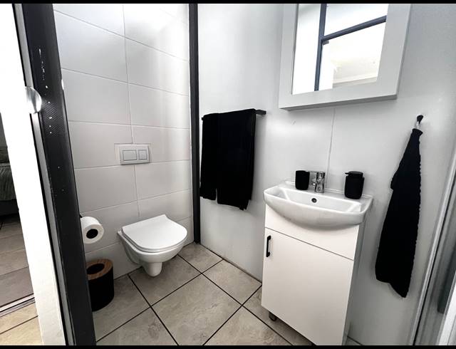 1 BEDROOM APARTMENT TO LET IN TABLE VIEW